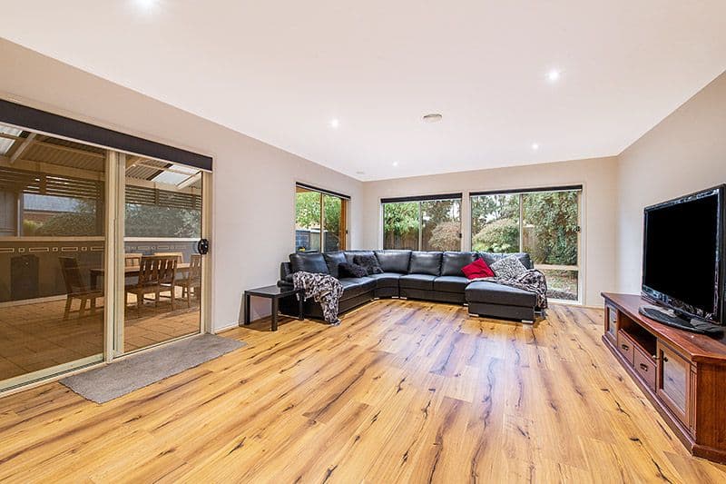10 Sunningdale Crescent, Cranbourne VIC 3977, Cranbourne - Thumbnail 4
