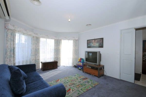 14 Greenslopes Drive, CARRUM DOWNS VIC 3201, Carrum Downs - Thumbnail 4