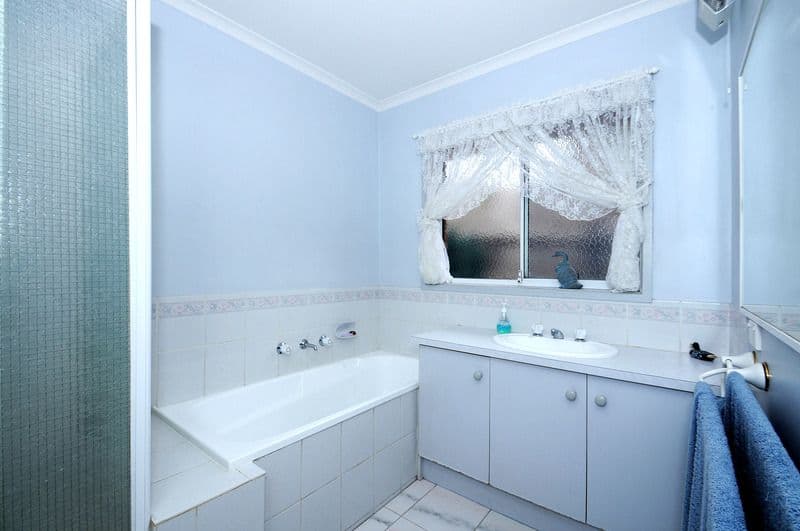 14 Greenslopes Drive, CARRUM DOWNS VIC 3201, Carrum Downs - Thumbnail 7