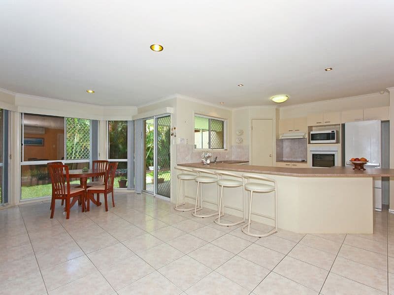 22 Deakin Crescent, Nanango, QLD, 4615, Nanango - Thumbnail 2