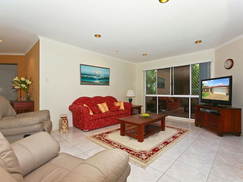 22 Deakin Crescent, Nanango, QLD, 4615, Nanango - Thumbnail 3