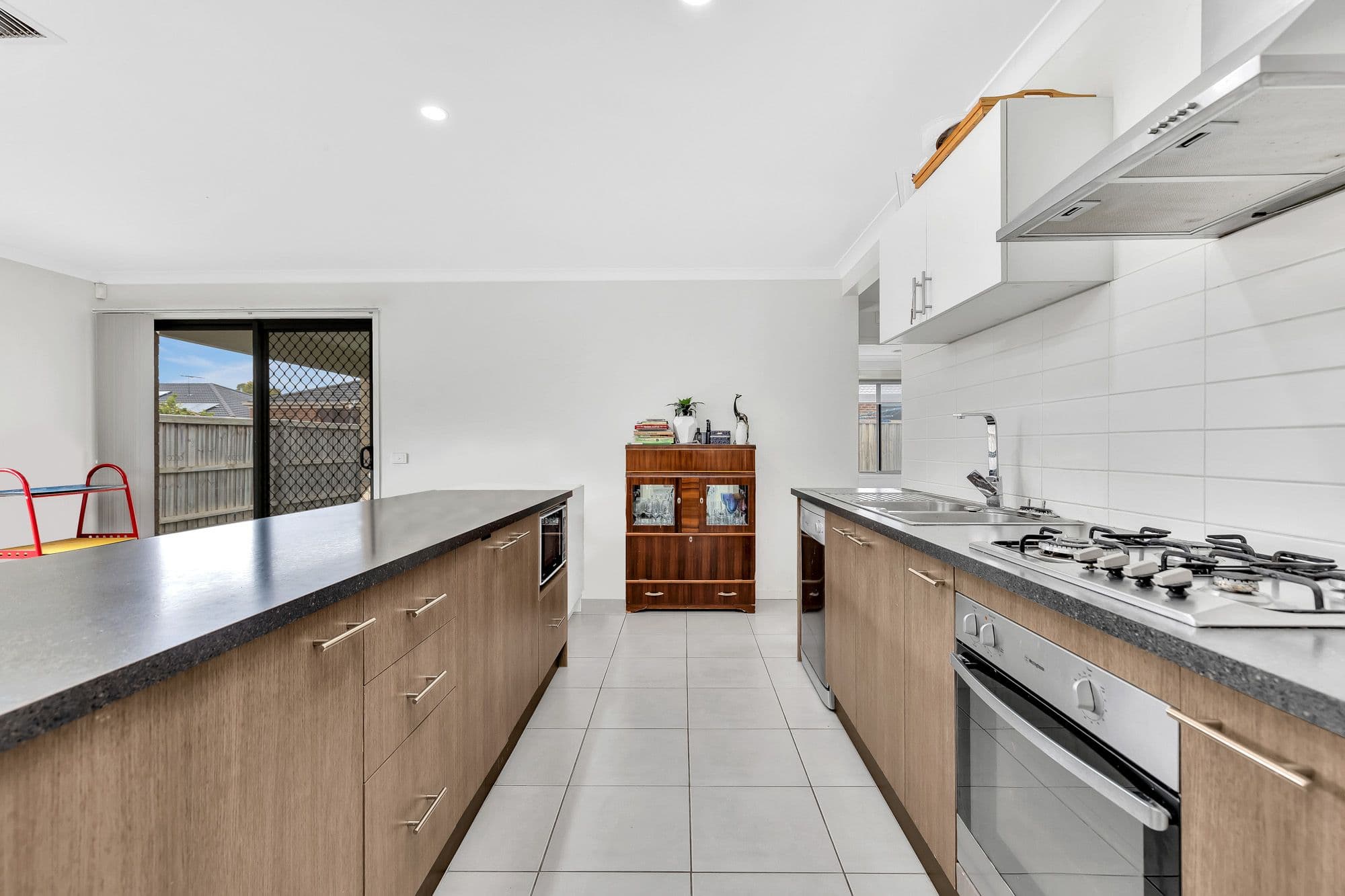 42 Larson Avenue, Tarneit VIC 3029, Tarneit - Thumbnail 6