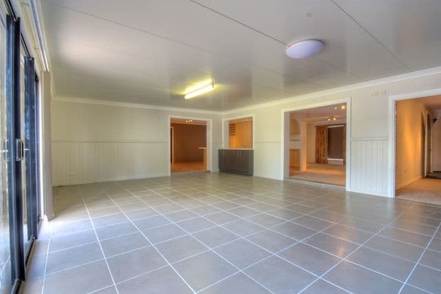 16 Islandview Street, BARELLAN POINT QLD 4306, Barellan Point - Thumbnail 5