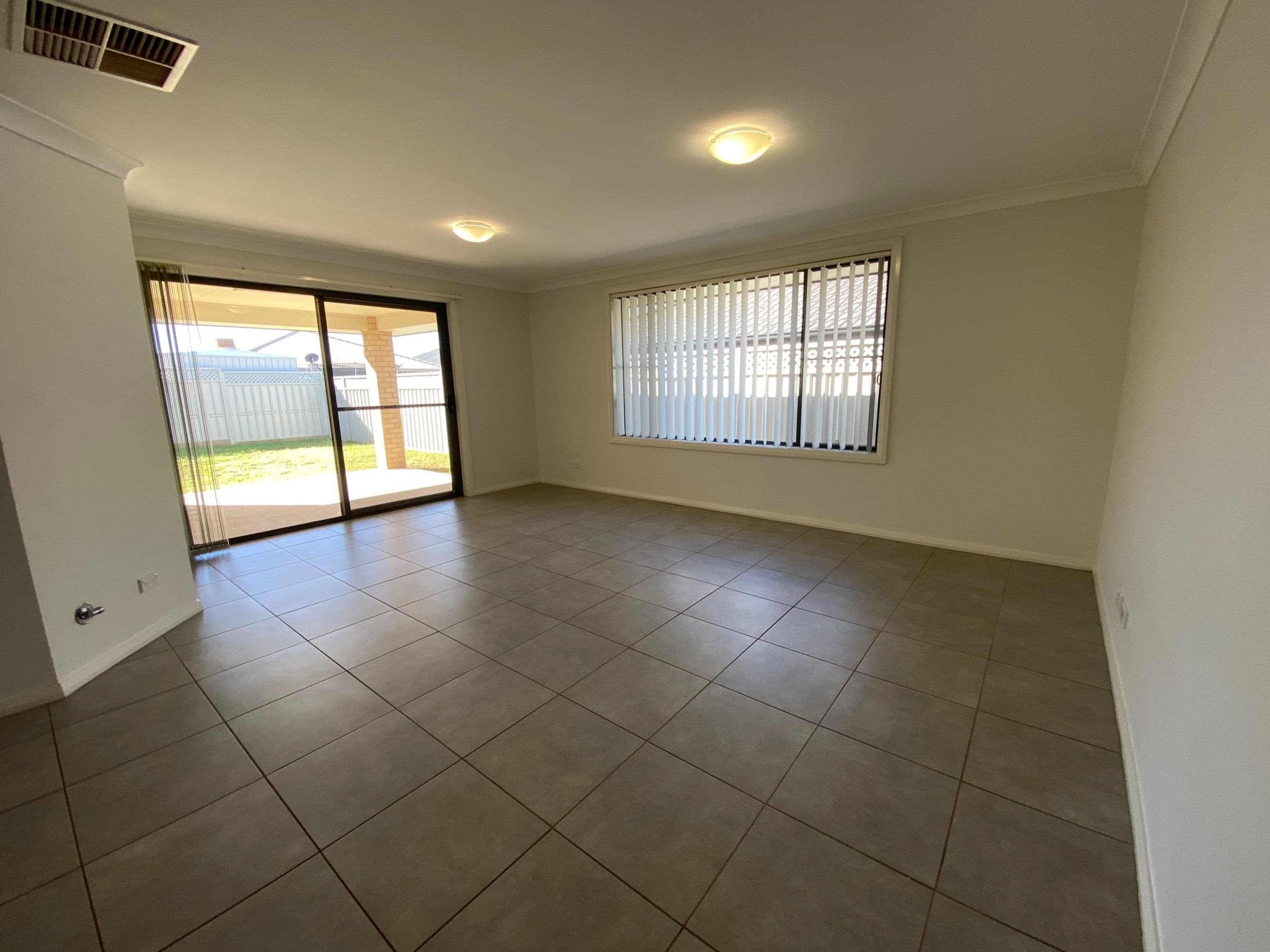 6 Sherrard Crescent, Dubbo - Thumbnail 4