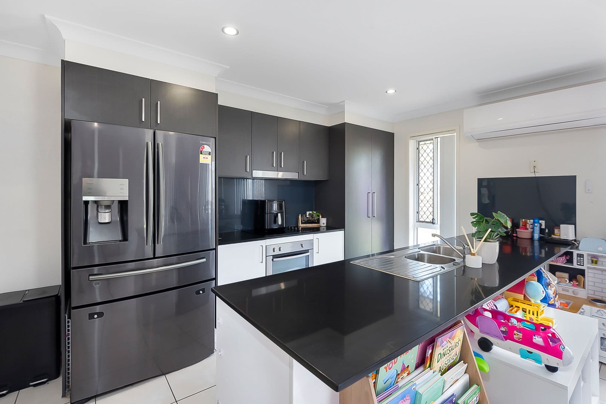 24 Goldenwood Crescent, Fernvale QLD 4306, Fernvale - Thumbnail 2