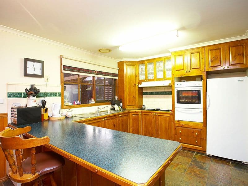 24 Carina Drive, MELTON VIC 3337, Melton - Thumbnail 2