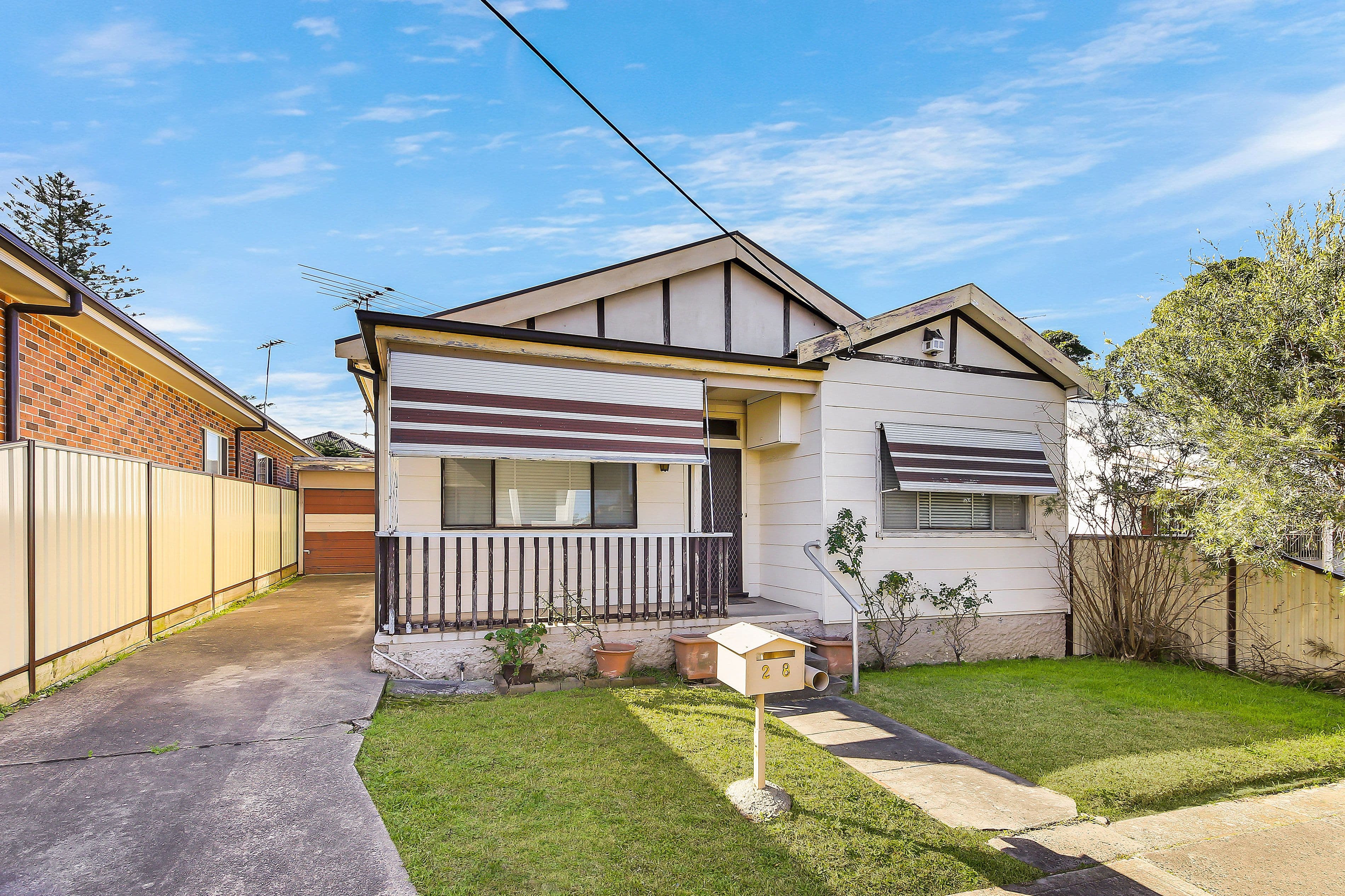 28 Remly Street, Roselands - Image 1