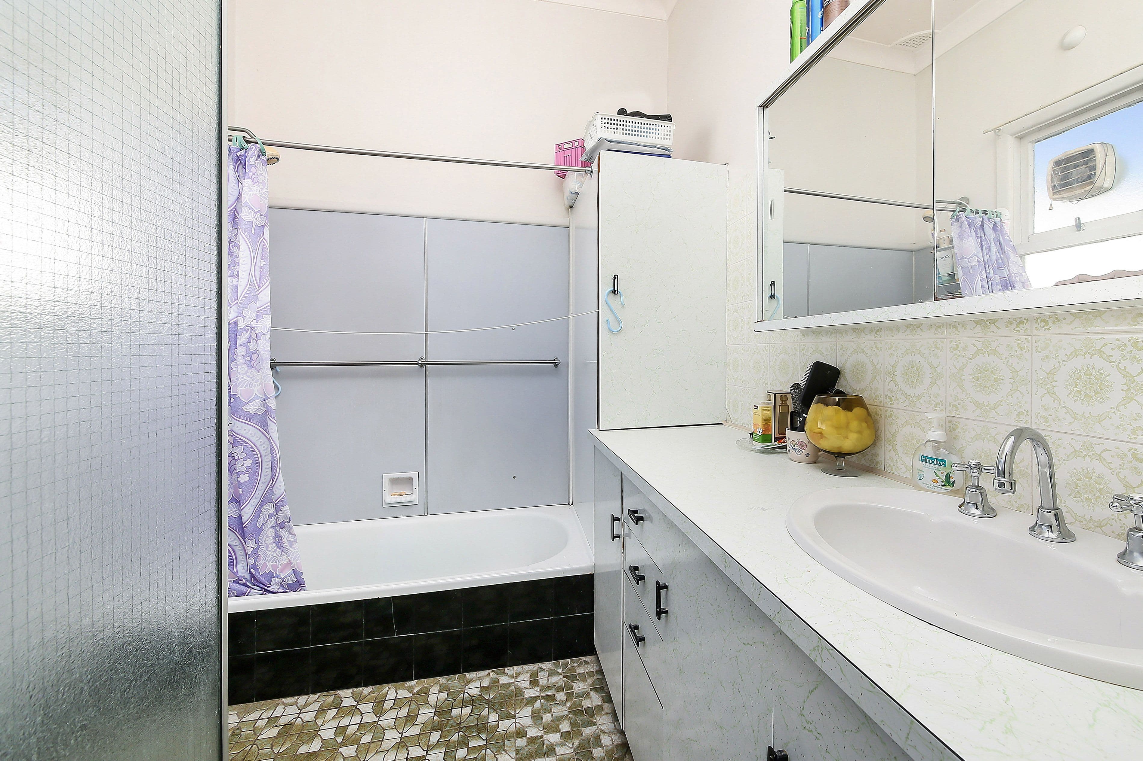28 Remly Street, Roselands - Thumbnail 7