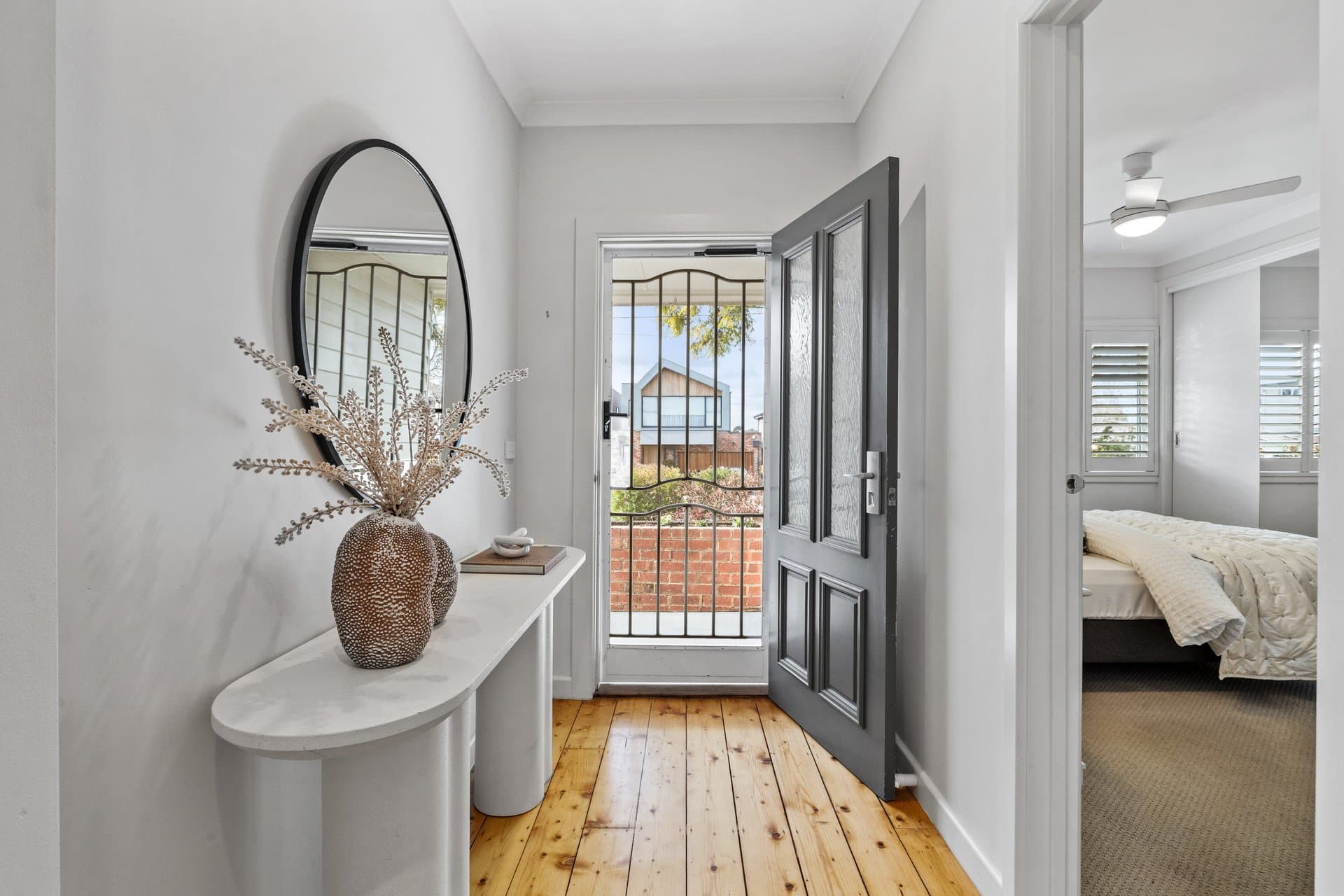 65 Deakin Street, Essendon - Thumbnail 2