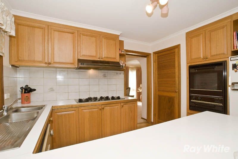 11 The Grange, WANTIRNA VIC 3152, Wantirna - Thumbnail 4