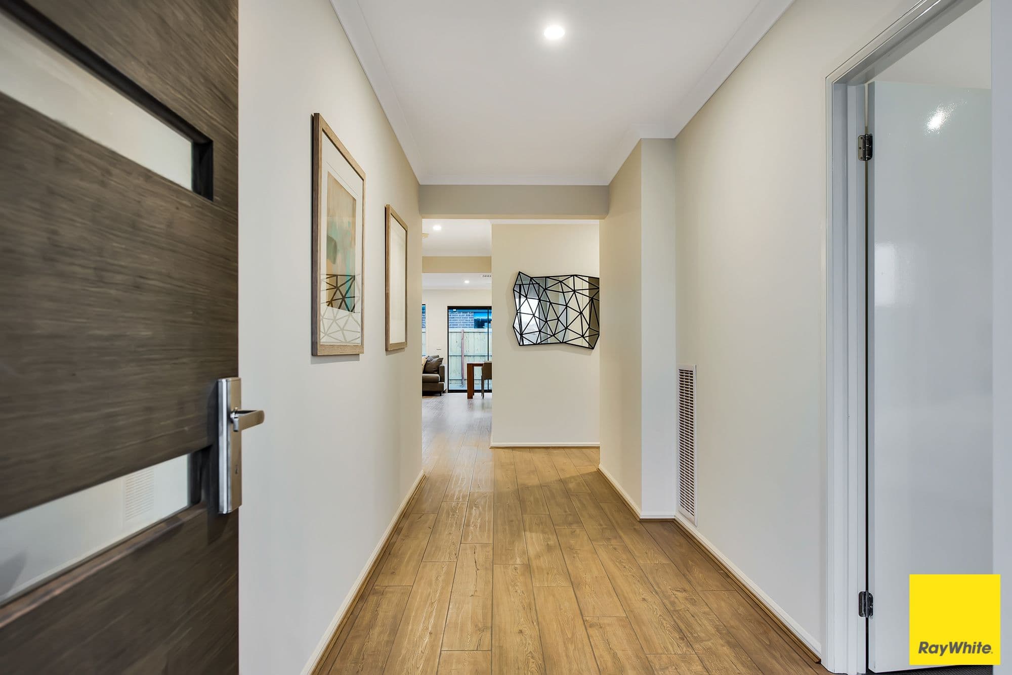 19 Maramingo Street, TARNEIT VIC 3029, Tarneit - Thumbnail 2