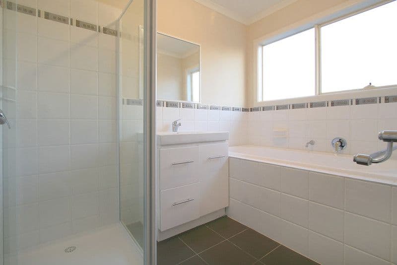 17 Pamela Street, MOUNT WAVERLEY VIC 3149, Mount Waverley - Thumbnail 7