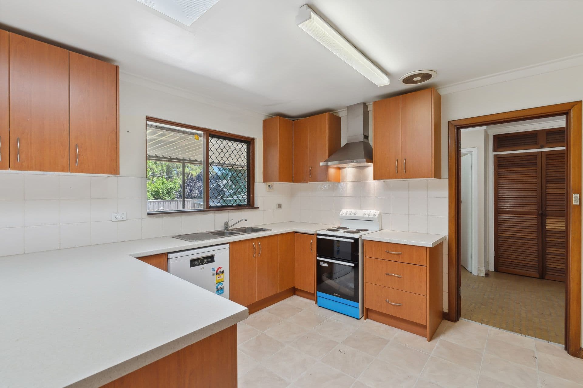 9 Blamire Road, Kalamunda WA 6076, Kalamunda - Thumbnail 8