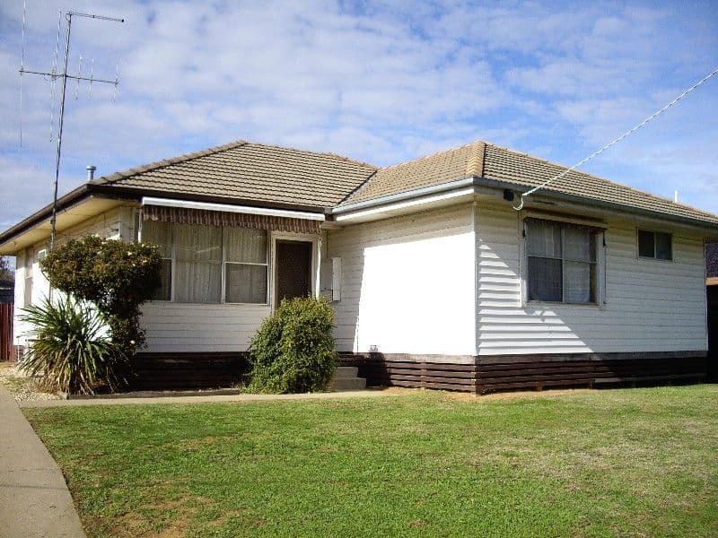15 Hart Street, ROCHESTER VIC 3561, Rochester - Thumbnail 2