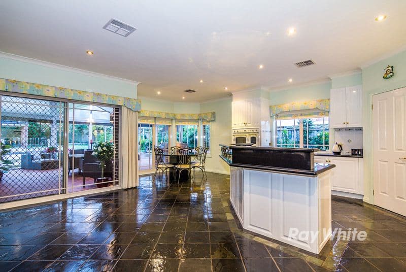 8 Windsor Drive, LYSTERFIELD VIC 3156, Lysterfield - Thumbnail 3