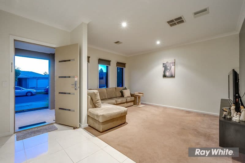 16 Clearwater Rise Parade, Truganina VIC 3029, Truganina - Thumbnail 2
