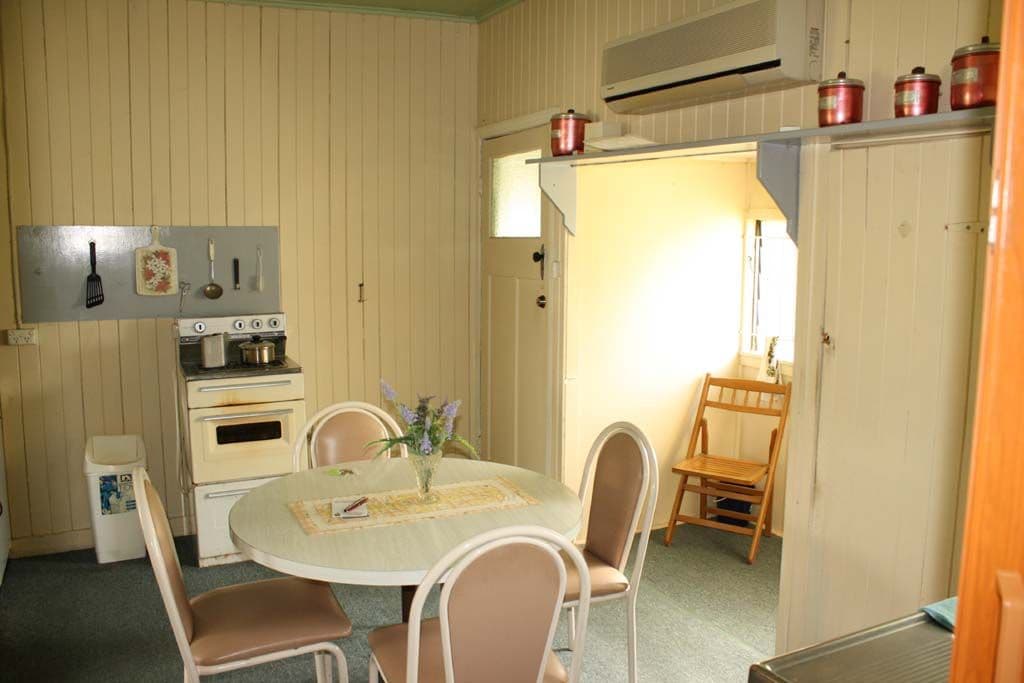 4 Delamore Street, BEAUDESERT QLD 4285, Beaudesert - Thumbnail 3