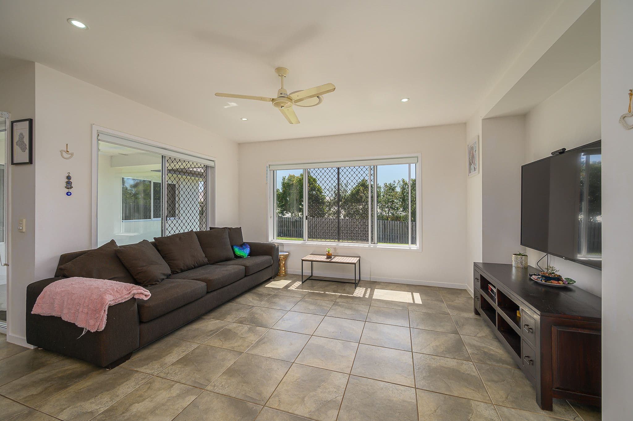 2 Blackbraes Court, New Auckland QLD 4680, New Auckland - Thumbnail 3