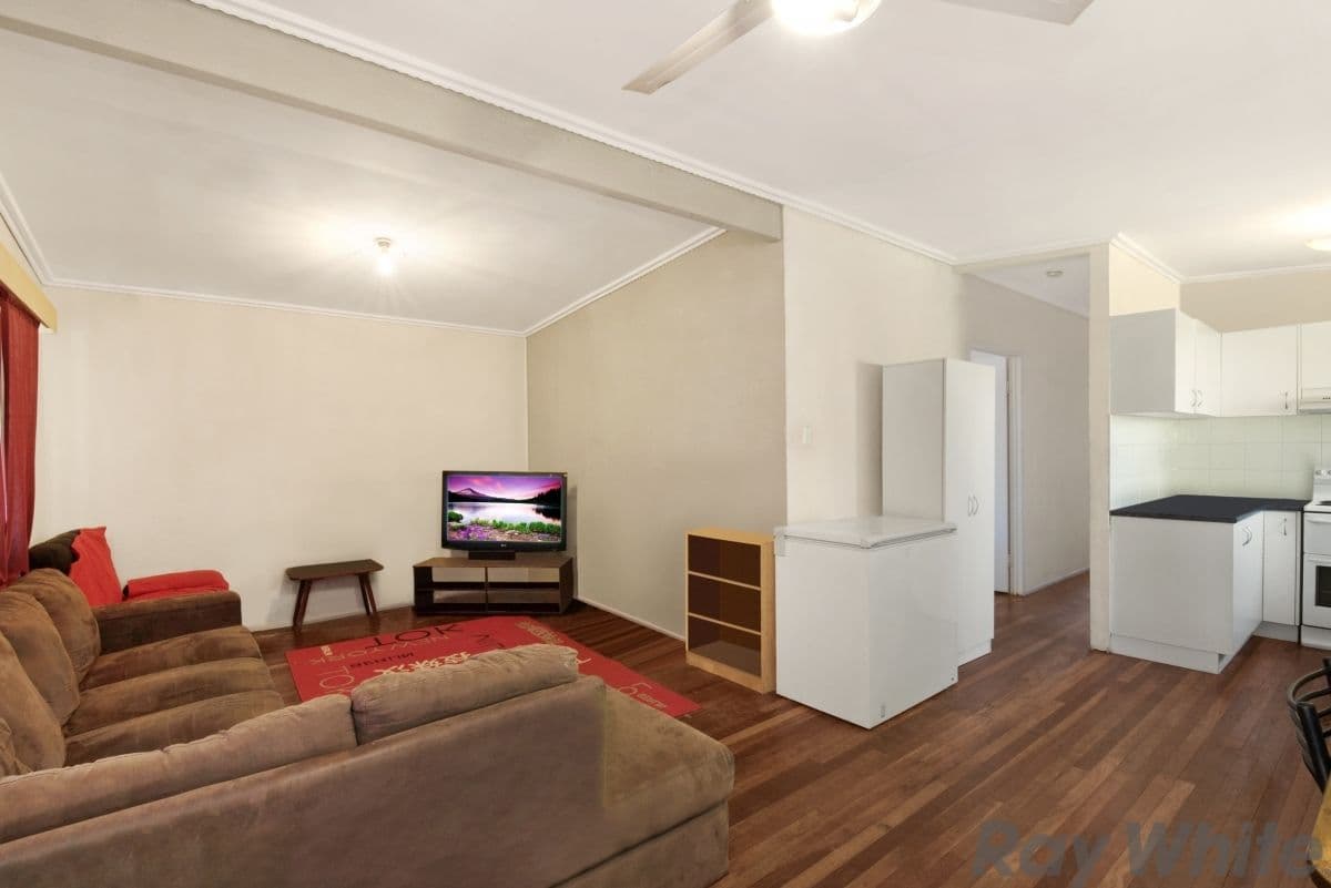 42 Holborn Street, Deception Bay QLD 4508, Deception Bay - Thumbnail 3