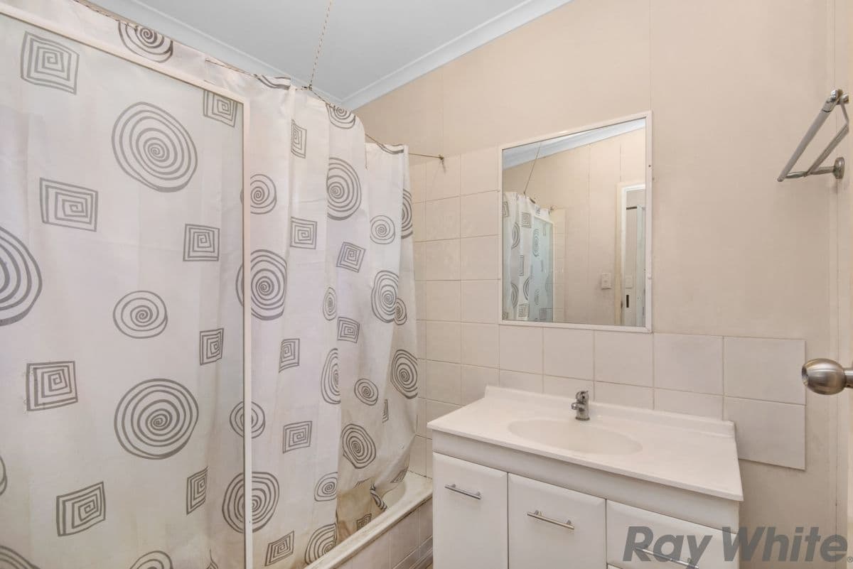 42 Holborn Street, Deception Bay QLD 4508, Deception Bay - Thumbnail 4