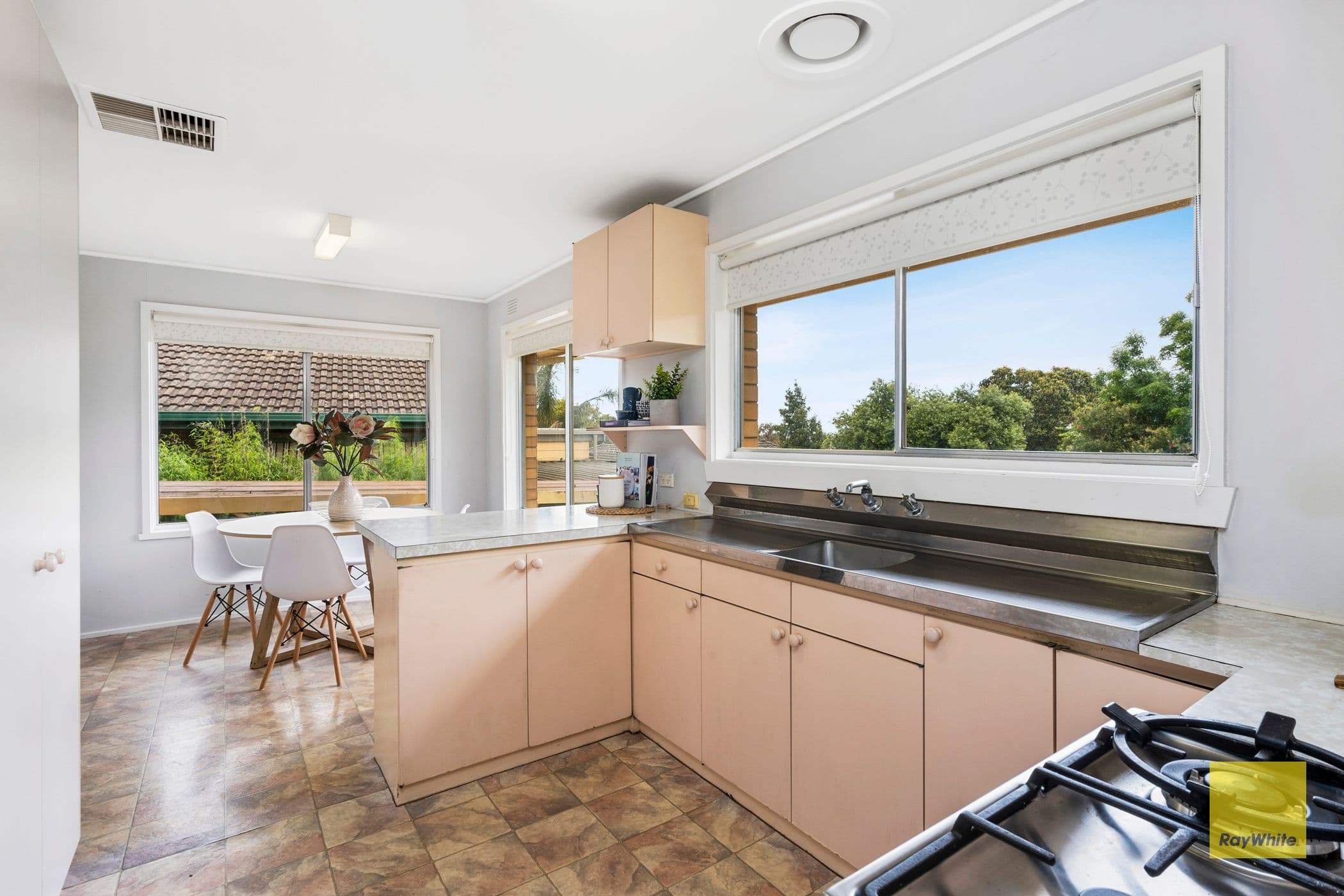 15 Lambhill Crescent, Highton VIC 3216, Highton - Thumbnail 6