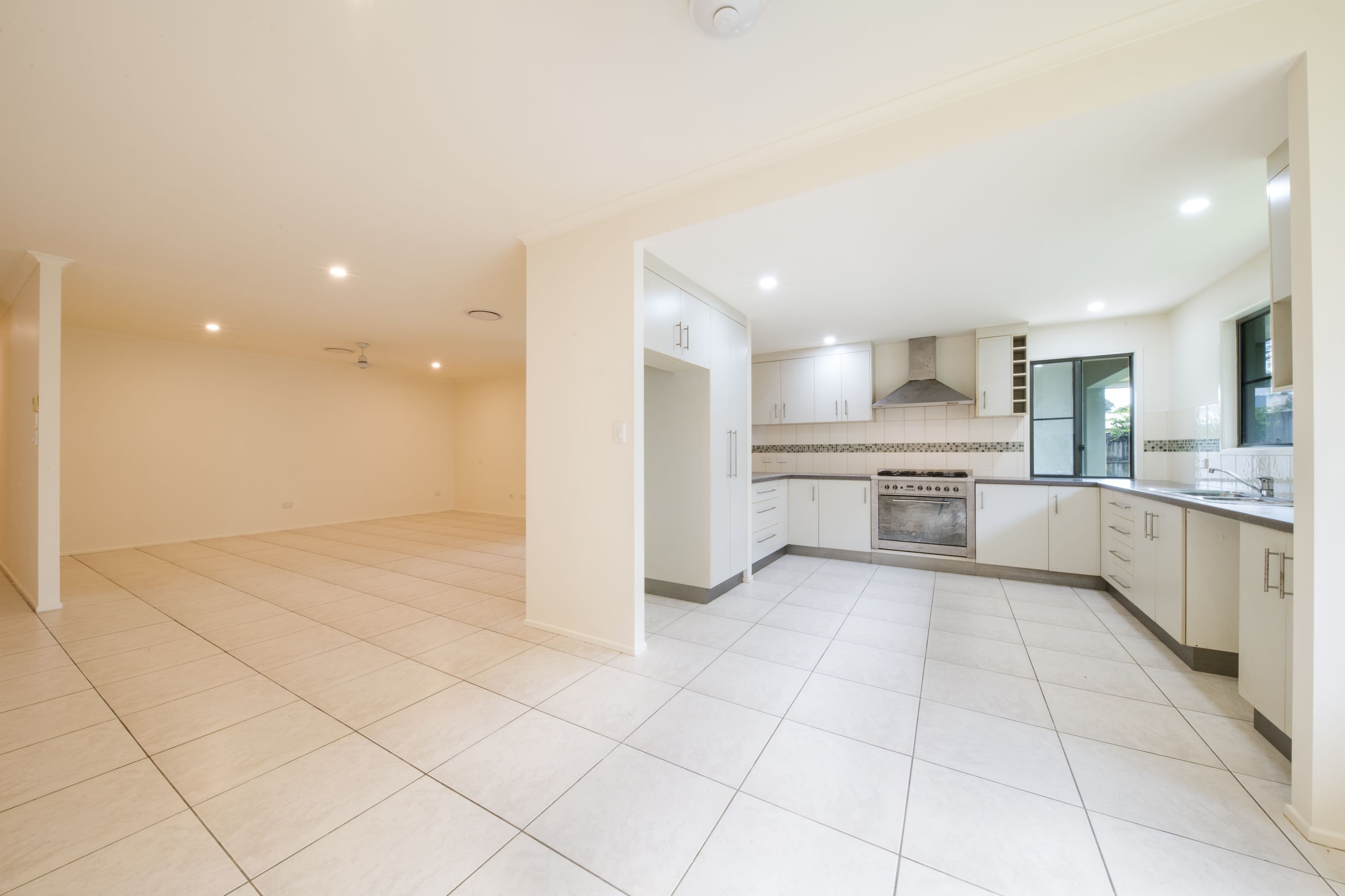 11 Ryben Court, Cannonvale QLD 4802, Cannonvale - Thumbnail 2