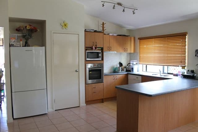 34 Gretel Drive, BEACHMERE QLD 4510, Beachmere - Thumbnail 2