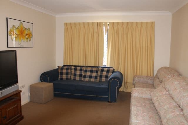 34 Gretel Drive, BEACHMERE QLD 4510, Beachmere - Thumbnail 3