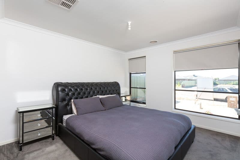 4 Aurora Place, Epsom VIC 3551, Epsom - Thumbnail 4