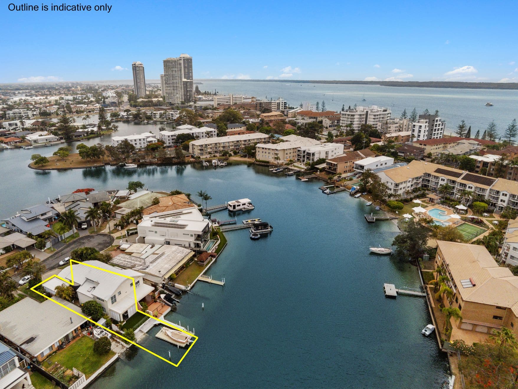 42 Vaggelas Crescent, Biggera Waters QLD 4216, Biggera Waters - Thumbnail 2