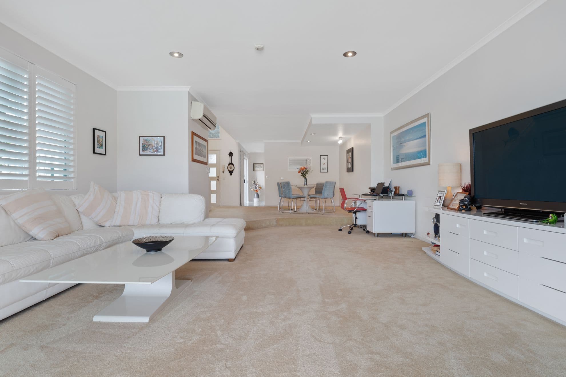 42 Vaggelas Crescent, Biggera Waters QLD 4216, Biggera Waters - Thumbnail 4