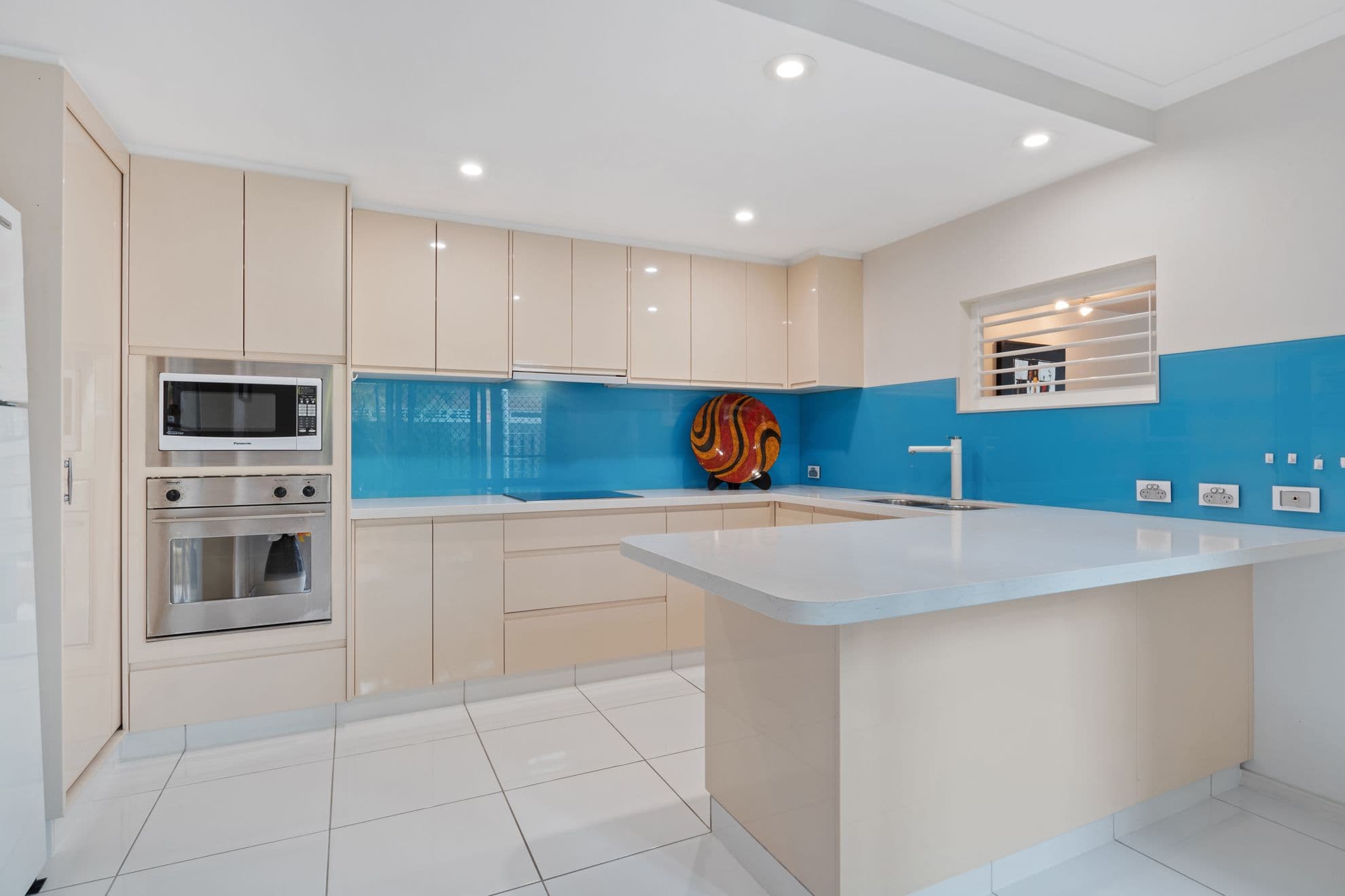 42 Vaggelas Crescent, Biggera Waters QLD 4216, Biggera Waters - Thumbnail 6