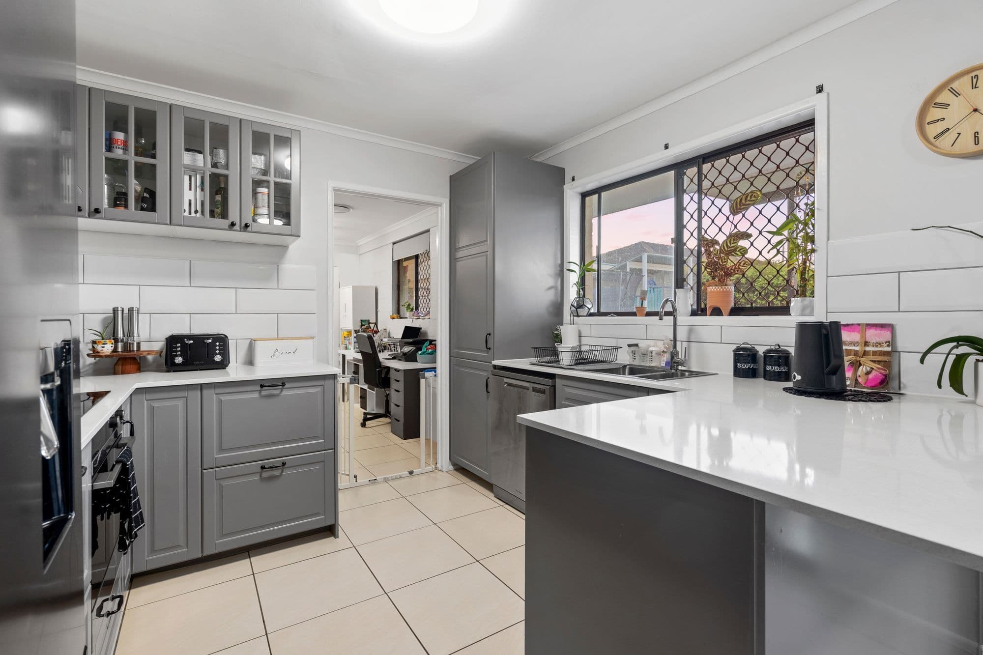 10 Tandara Street, Rochedale South QLD 4123, Rochedale South - Thumbnail 3