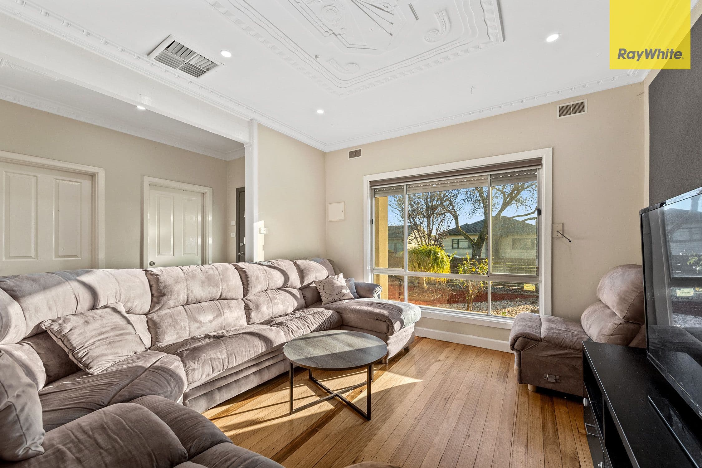 32 Oberon Avenue, St Albans VIC 3021, St Albans - Thumbnail 2