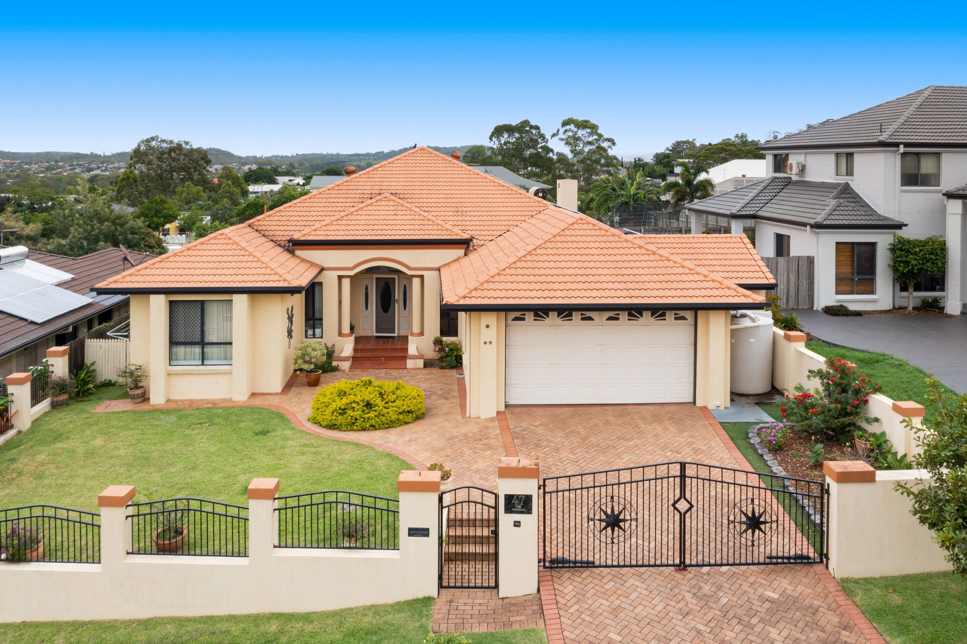 47 Clearmount Crescent, Carindale QLD 4152, Carindale - Image 1