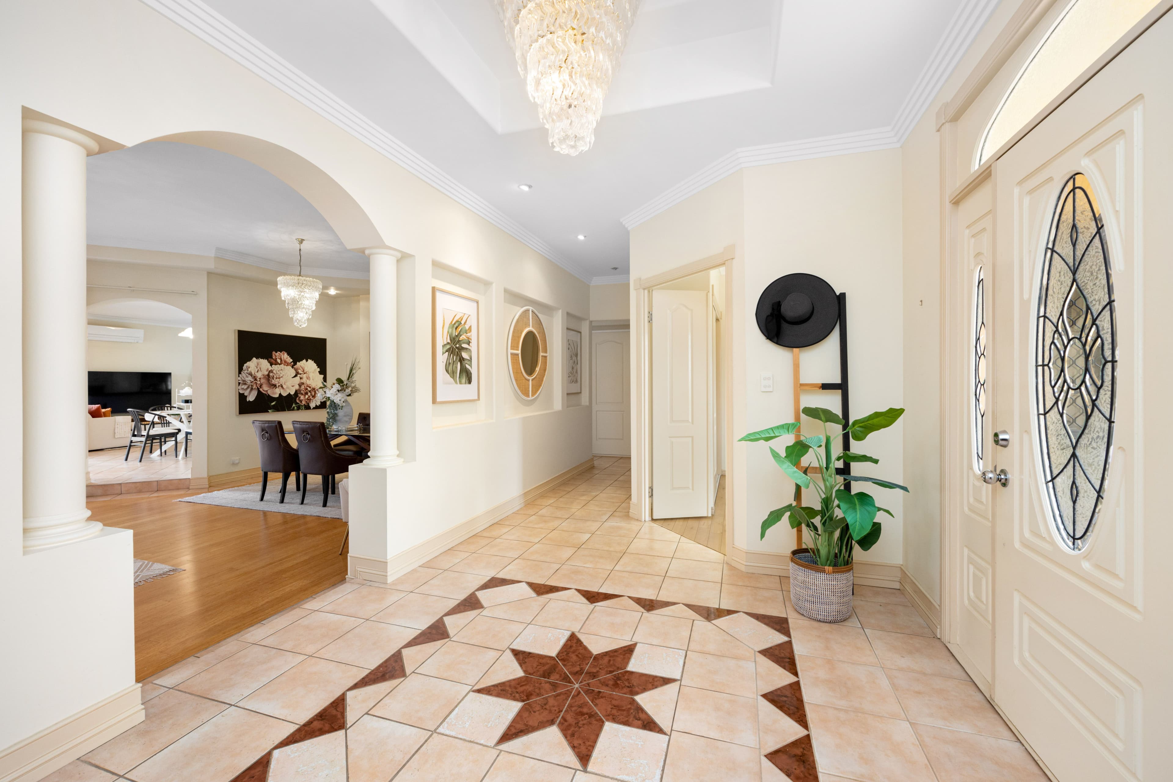 47 Clearmount Crescent, Carindale QLD 4152, Carindale - Thumbnail 2