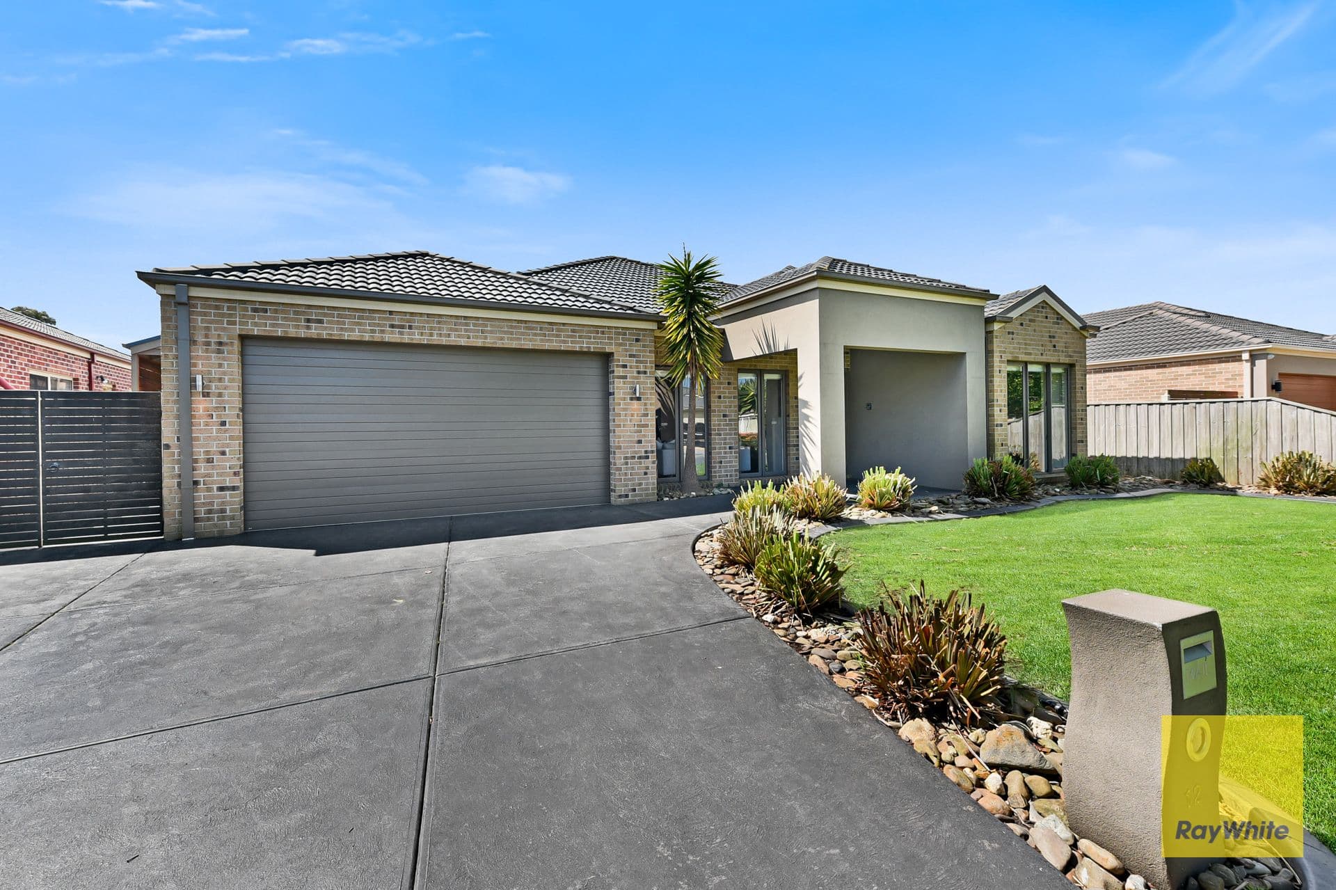 12 Lavender Avenue, Pakenham VIC 3810, Pakenham - Thumbnail 2