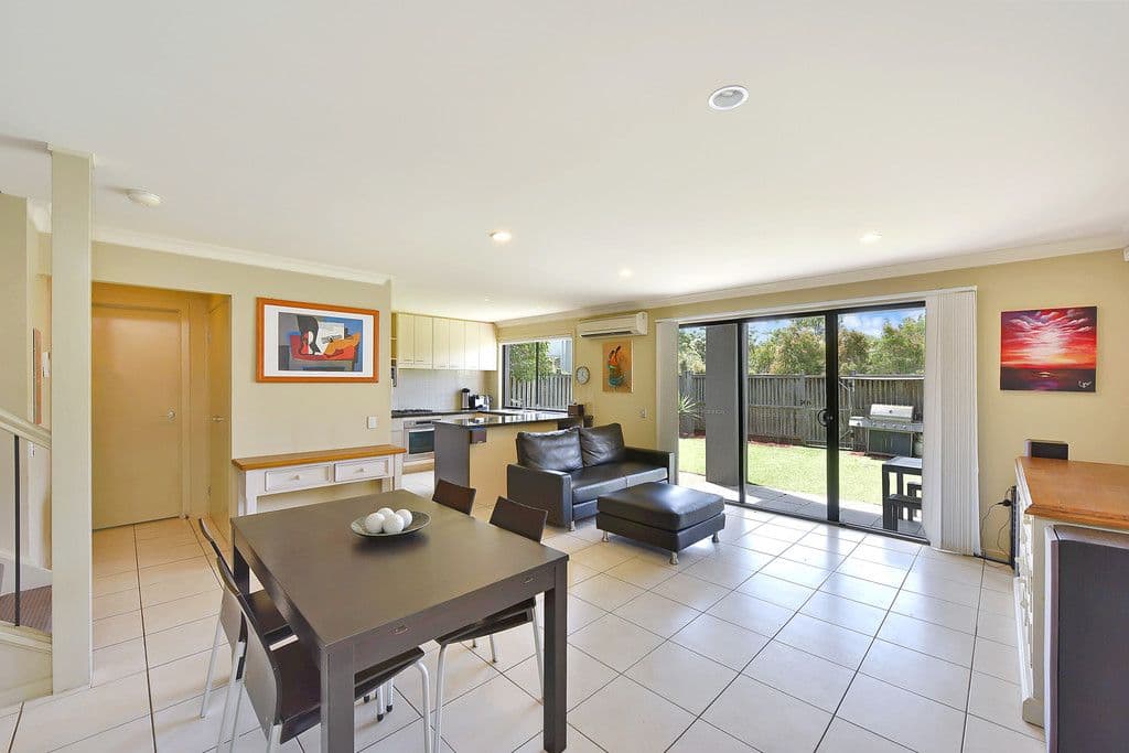 1 Poinsettia Way, Thornleigh NSW 2120, Thornleigh - Thumbnail 2