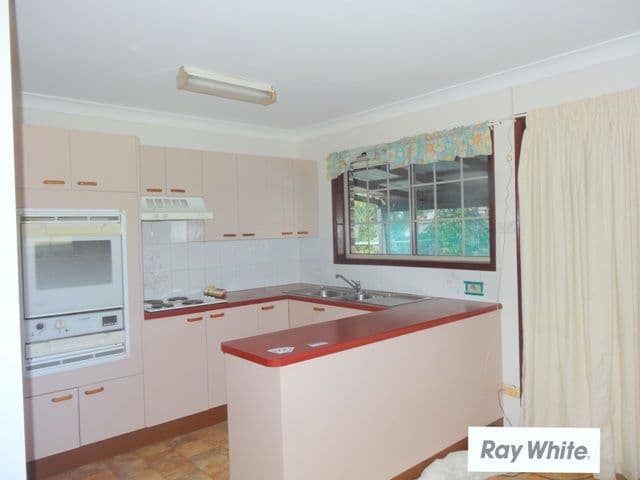 4 Leonie Street, DECEPTION BAY QLD 4508, Deception Bay - Thumbnail 2