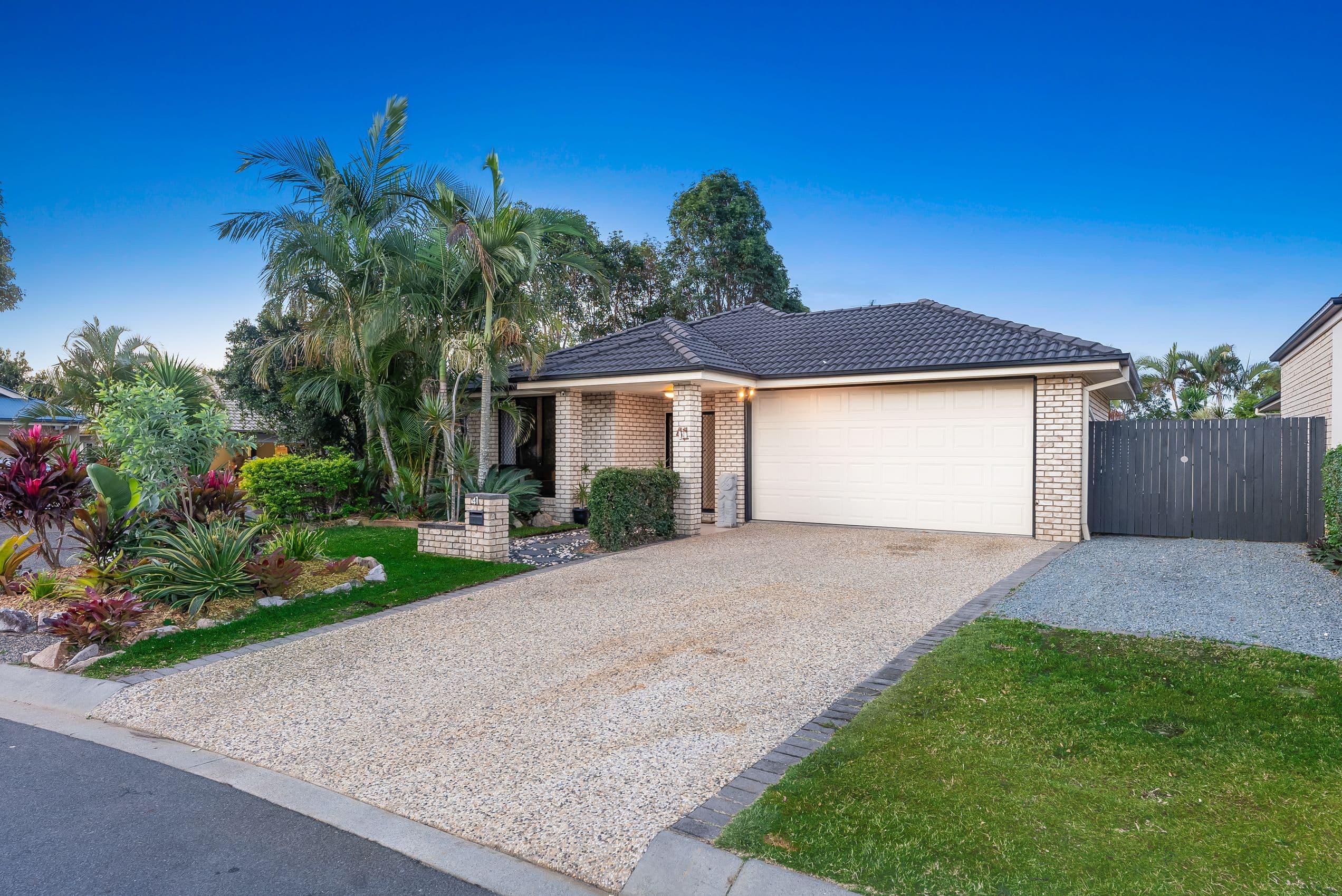 8/1531 Ballarto Road, Clyde - Image 1