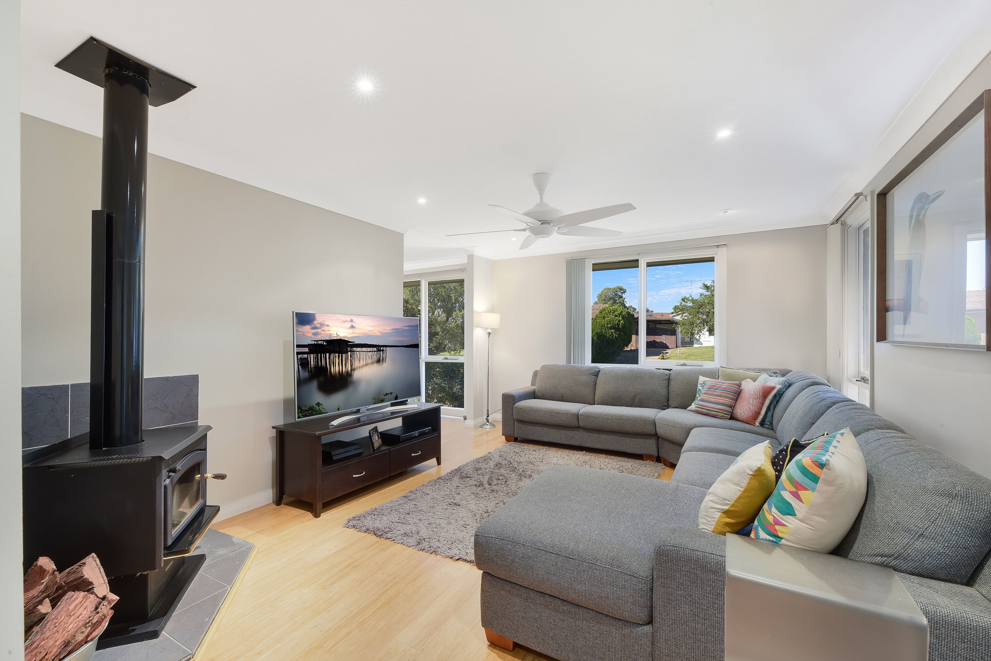 19 Warburton Crescent, Werrington County - Thumbnail 3