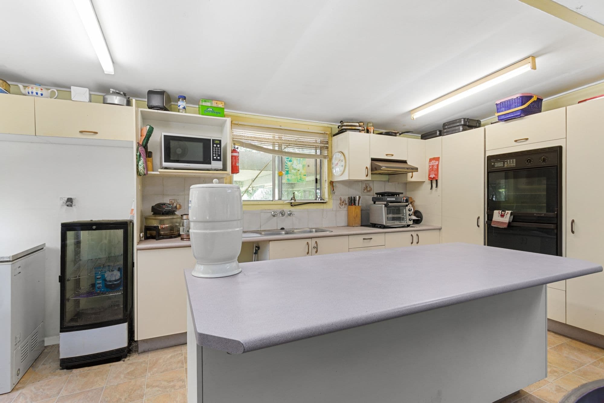 4 Gregory Avenue, Deception Bay QLD 4508, Deception Bay - Thumbnail 2