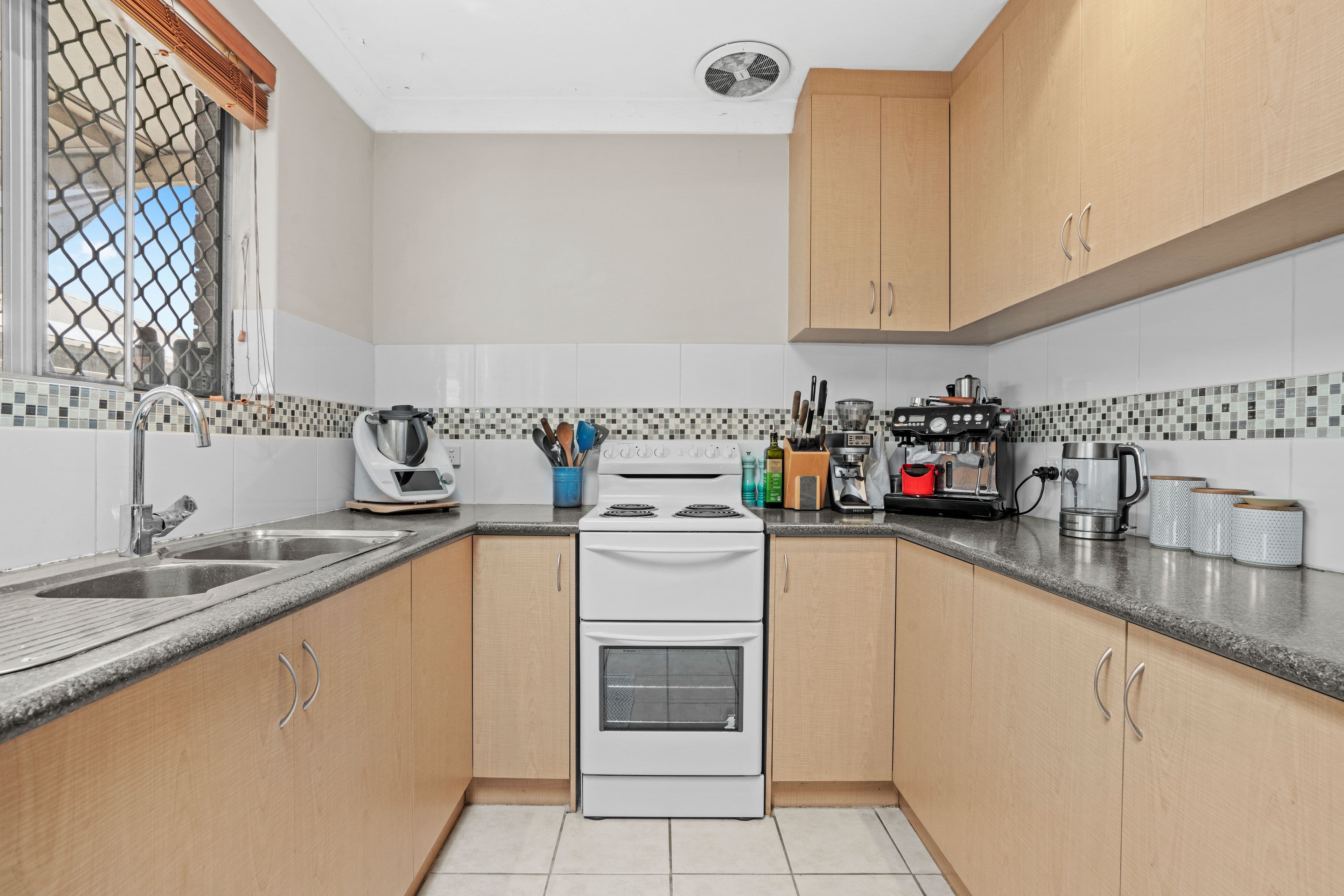 9 Kootingal Road, Armadale WA 6112, Armadale - Thumbnail 8