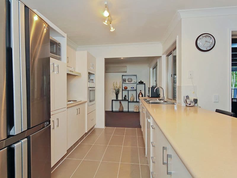 19 Rosedale Place, HELENSVALE QLD 4212, Helensvale - Thumbnail 4