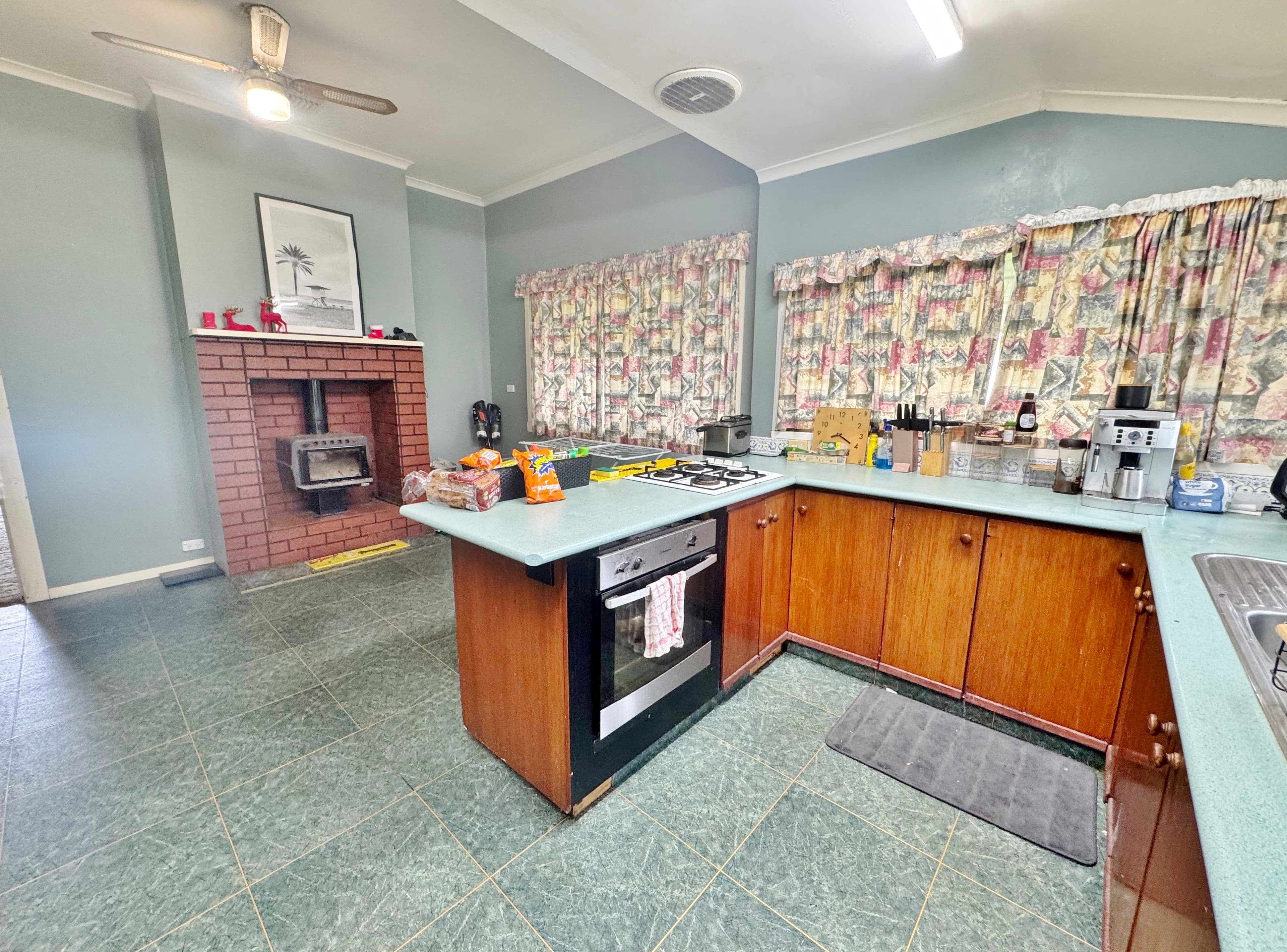 16 Miro Street, Young NSW 2594, Young - Thumbnail 4