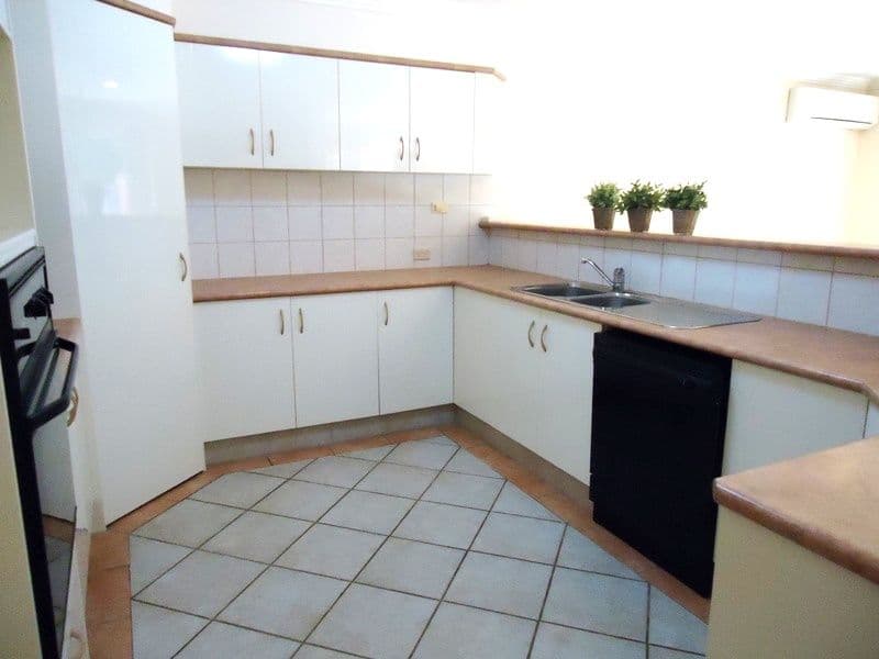 8 Fulham Place, ROBINA QLD 4226, Robina - Thumbnail 2