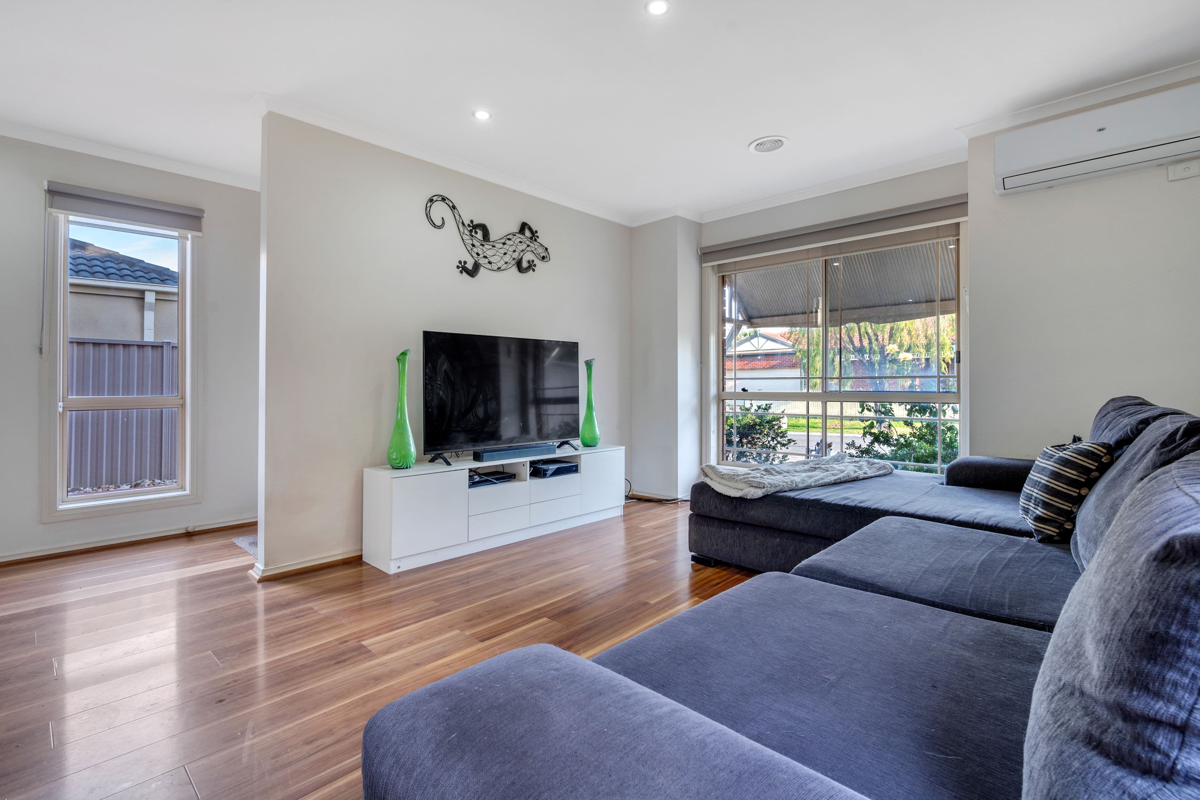 19 Goulburn Way, Craigieburn VIC 3064, Craigieburn - Thumbnail 3
