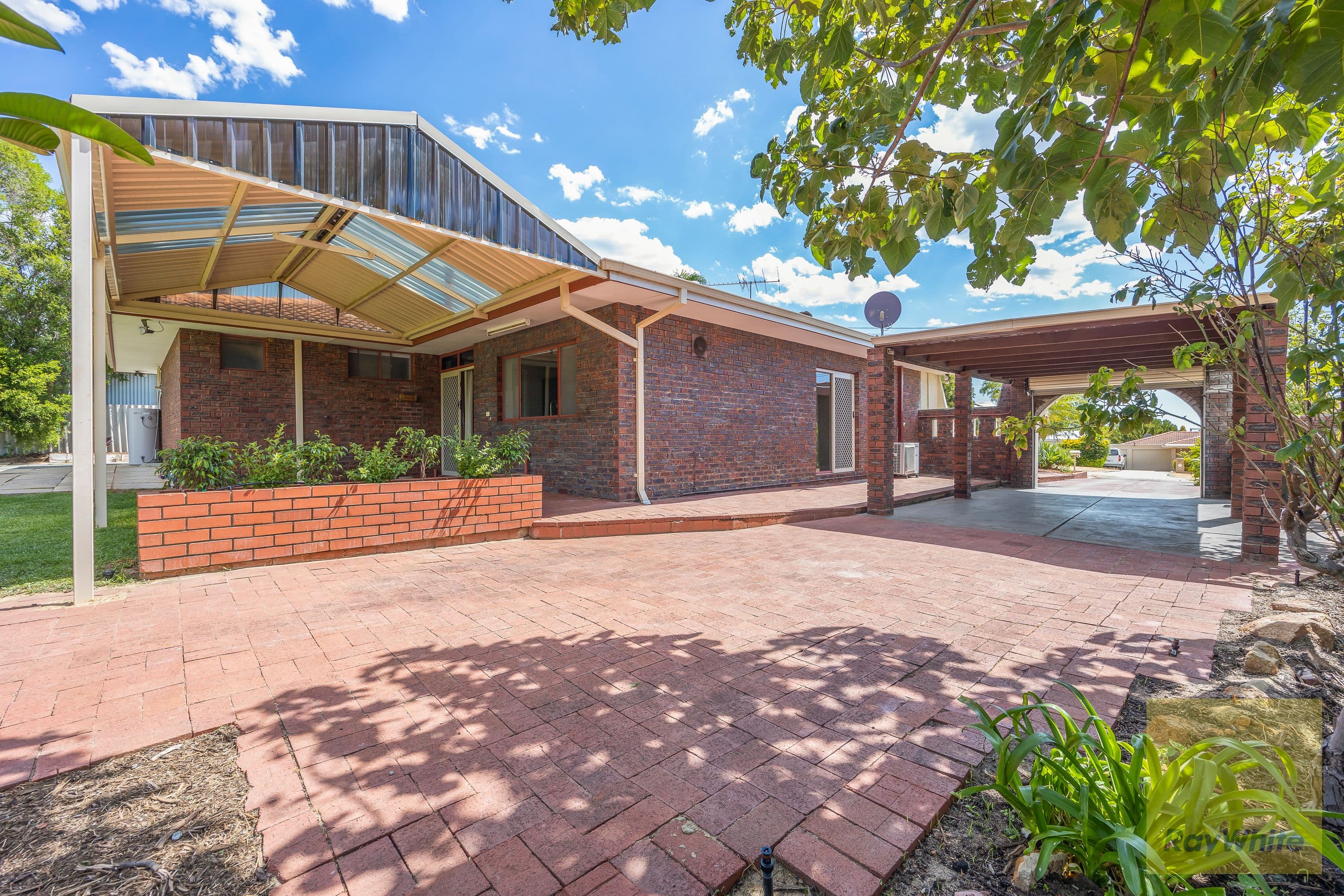 9 Scenic Drive, Maida Vale WA 6057, Maida Vale - Thumbnail 2