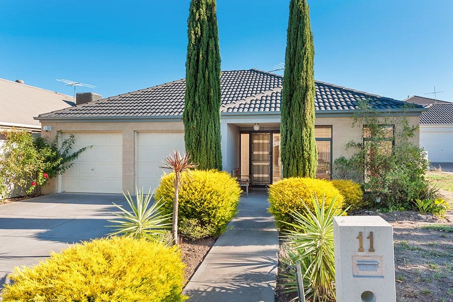 11 Eastwood Place, Craigieburn VIC 3064, Craigieburn - Image 1