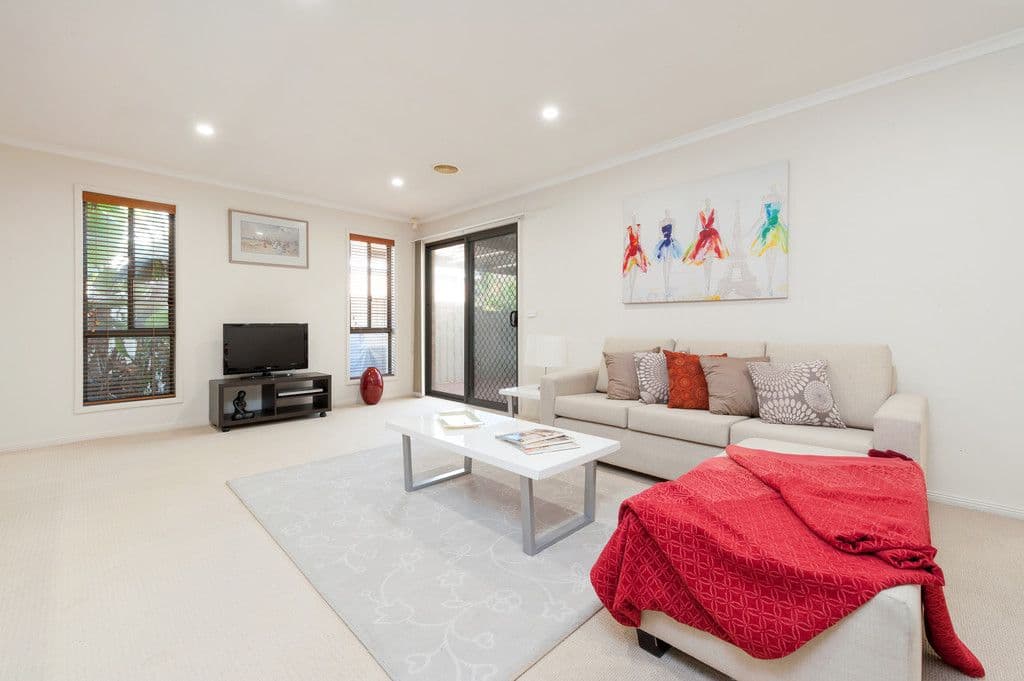 11 Eastwood Place, Craigieburn VIC 3064, Craigieburn - Thumbnail 4
